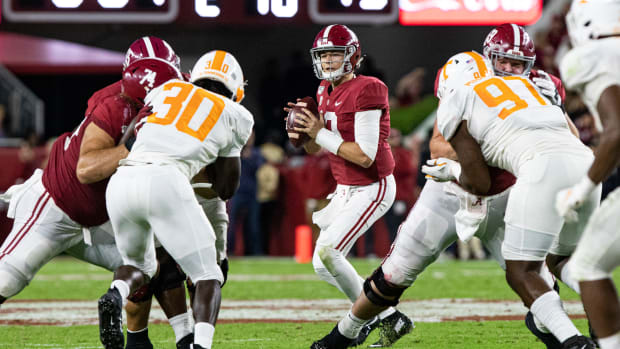 Mac Jones takes over against Tennessee